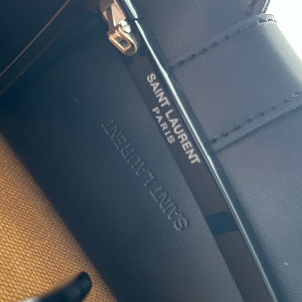 Saint Laurent - Picture 2 of 3
